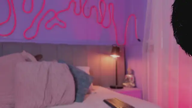 Sofly s online show from October 22, 2025, 12:15 pm