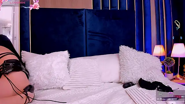 VanessaAngel online show from September 29, 2025, 6:09 am