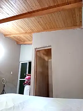 Emmacut online show from October 5, 2025, 3:14 pm