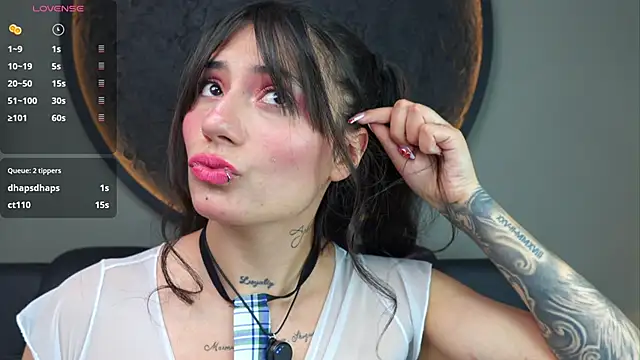 miss sharlotte18 online show from October 1, 2025, 6:12 pm