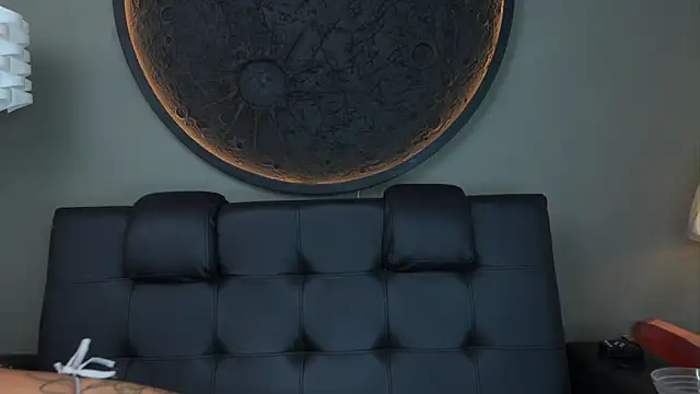 Snapshot of miss_vaiolette chatting on October 24, 2025, 11:09 am miss vaiolette online show from October 24, 2025, 11:09 am