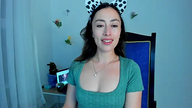 Amatiista online show from February 19, 2025, 10:45 am