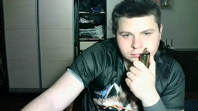 Snapshot of Volshebnik130_ chatting on March 6, 2025, 2:51 am Volshebnik130 online show from March 6, 2025, 2:51 am