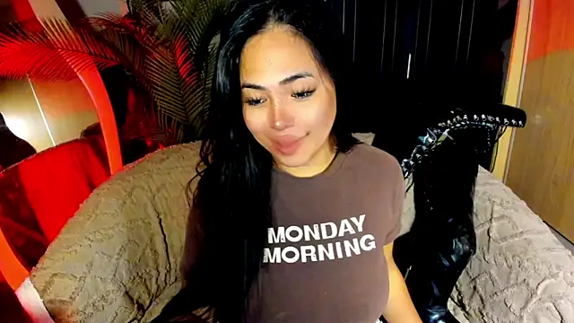 Snapshot of BigDominaMia chatting on July 21, 2026, 2:25 am BigDominaMia online show from July 21, 2026, 2:25 am