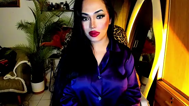 BigDominaMia online show from June 11, 2026, 9:34 pm
