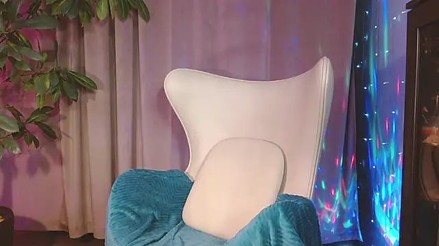 julia renard online show from September 28, 2025, 11:50 am