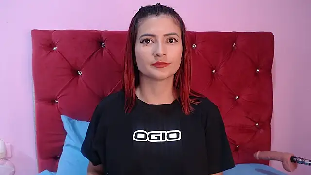 Evasummer1 online show from November 28, 2025, 4:56 am