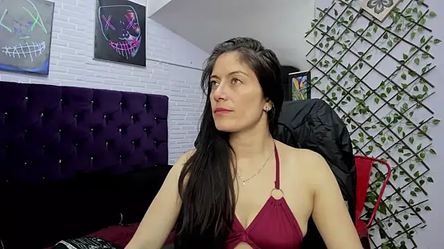 AnnyMilet  online show from October 6, 2025, 10:43 pm