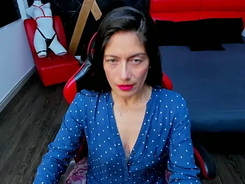 Snapshot of AnnyMilet_ chatting on July 2, 2026, 1:28 pm AnnyMilet online show from July 2, 2026, 1:28 pm