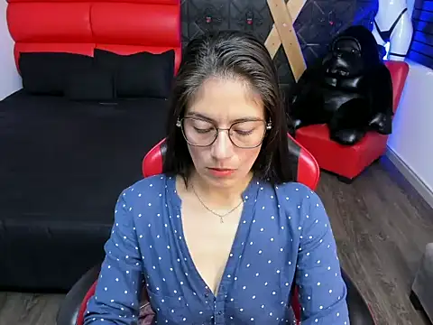 Snapshot of AnnyMilet_ chatting on July 14, 2026, 1:50 pm AnnyMilet online show from July 14, 2026, 1:50 pm