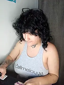 callmelouve online show from November 11, 2025, 2:45 pm