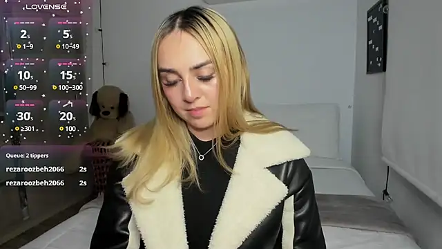 sophi mooreno online show from March 11, 2025, 4:08 am