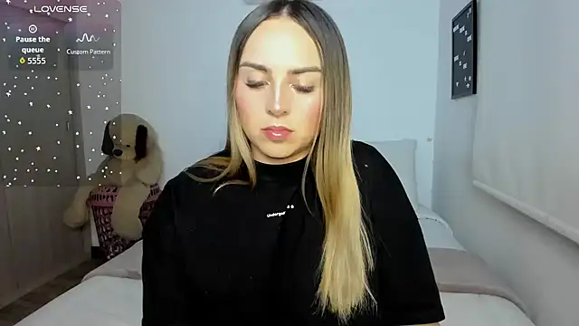 sophi mooreno online show from May 7, 2026, 12:26 am