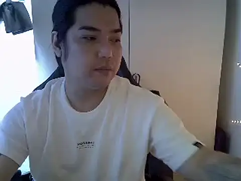 Snapshot of StrawberryWine07 chatting on March 19, 2025, 2:27 am StrawberryWine07 online show from March 19, 2025, 2:27 am