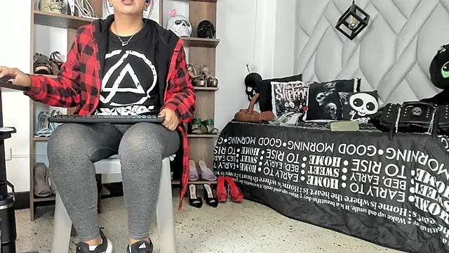 MirandaHaguen online show from June 15, 2026, 9:14 pm
