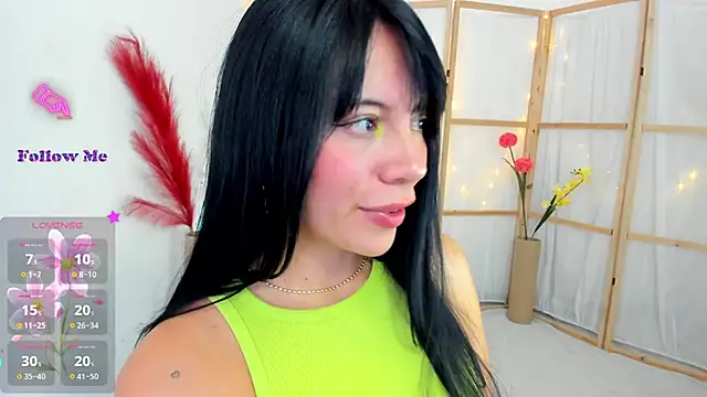 Silvanna-Moree online show from September 11, 2025, 7:14 pm