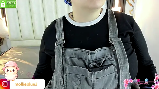 mollieblue69 online show from September 19, 2025, 12:42 pm