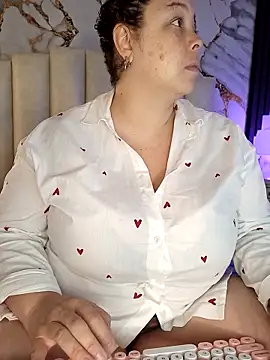 Snapshot of mollieblue69 chatting on February 5, 2026, 12:45 pm mollieblue69 online show from February 5, 2026, 12:45 pm