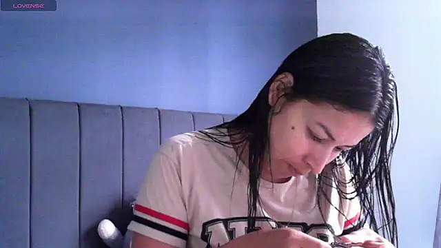 Sweet-Angie online show from May 11, 2026, 4:04 pm