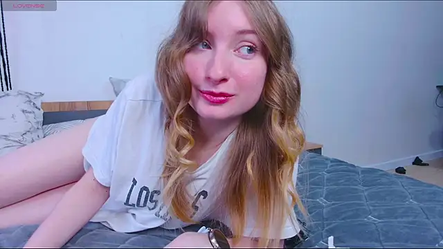  whiteprincess online show from October 7, 2025, 12:17 pm