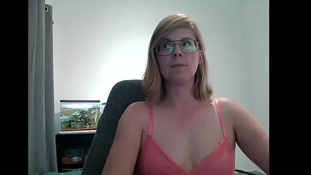 SavannaGirly online show from March 12, 2025, 3:51 pm