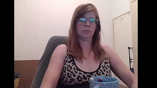 SavannaGirly online show from June 17, 2026, 6:46 am