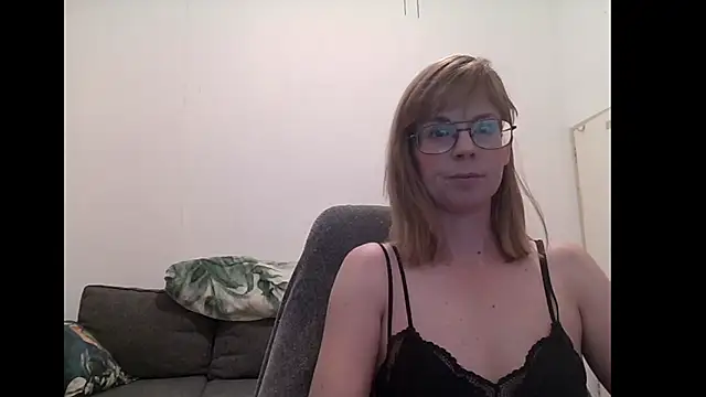 SavannaGirly online show from October 8, 2025, 7:10 am