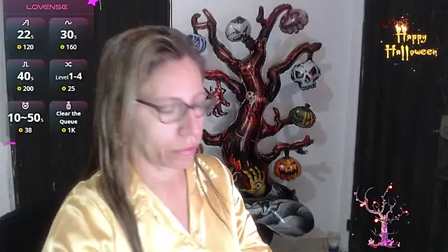 Chayla Ruiz online show from November 2, 2025, 11:04 am