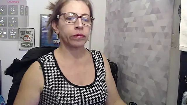 Chayla Ruiz online show from September 12, 2025, 7:13 pm