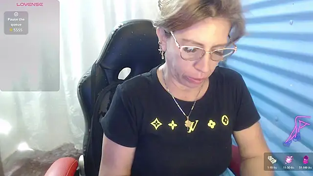 Chayla Ruiz online show from June 7, 2026, 3:50 pm