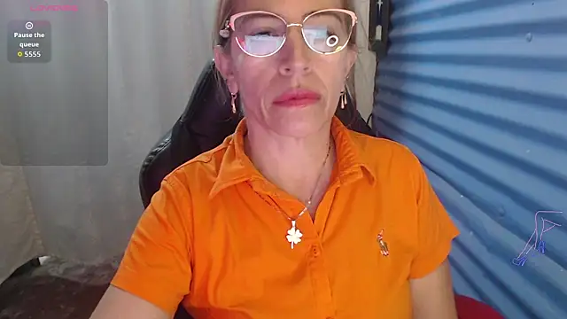 Chayla Ruiz online show from June 15, 2026, 2:50 pm