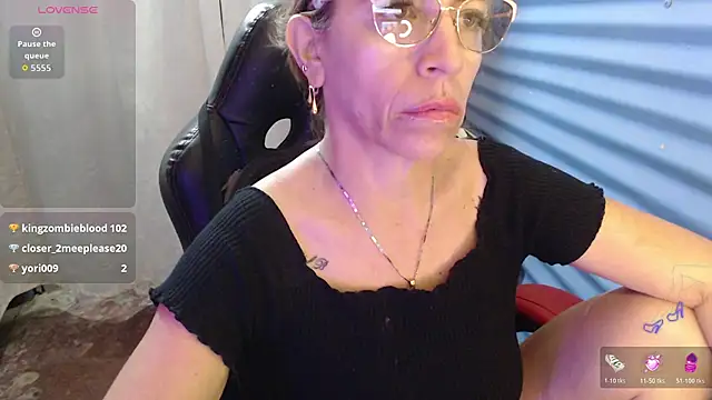 Chayla Ruiz online show from June 16, 2026, 11:27 pm