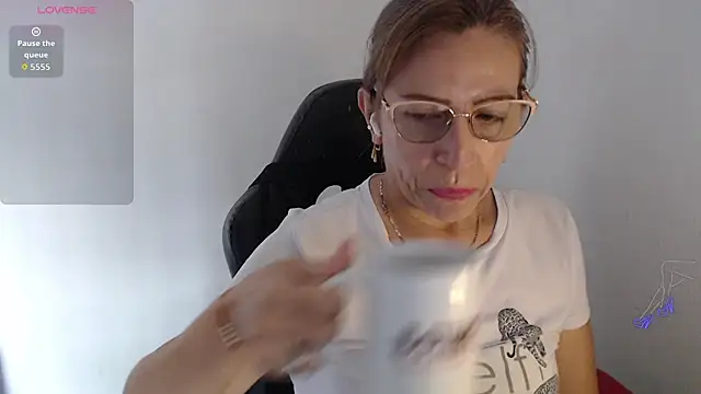 Chayla Ruiz online show from July 4, 2026, 2:54 pm