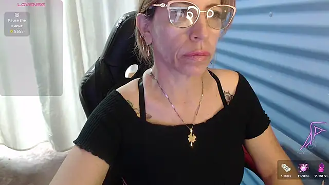 Chayla Ruiz online show from May 31, 2026, 5:08 pm