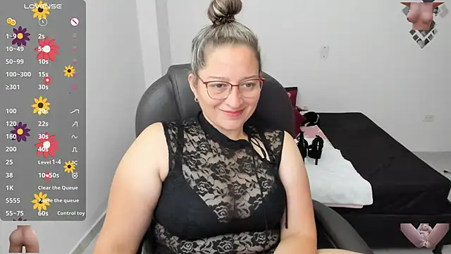 alejandra milf  online show from March 18, 2025, 1:44 pm