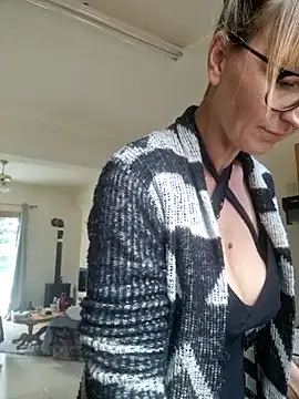 MissMialicious online show from February 28, 2025, 11:03 am