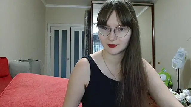 KiraGoldens online show from October 27, 2025, 6:25 am