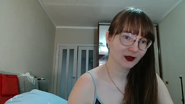 KiraGoldens online show from March 15, 2026, 6:20 am