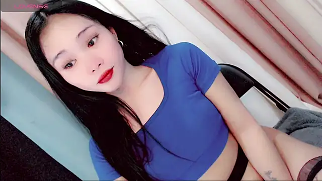 amomentoflust69 online show from April 22, 2026, 10:55 am
