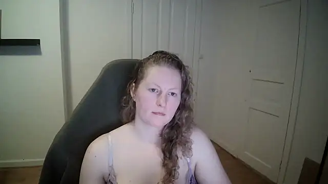 Girlnina-1995 online show from February 27, 2025, 12:45 pm