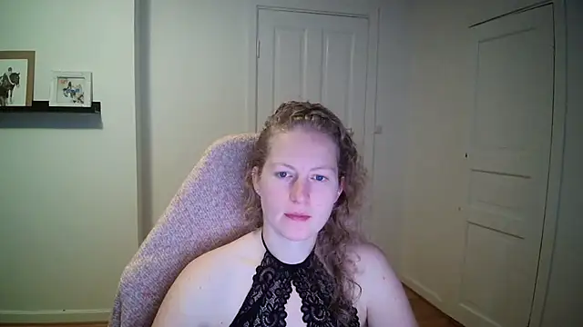 Girlnina-1995 online show from October 9, 2025, 8:26 am