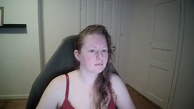 Girlnina-1995 online show from March 18, 2025, 11:22 am