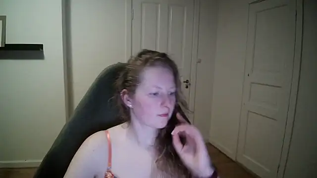 Girlnina-1995 online show from March 19, 2025, 7:06 pm