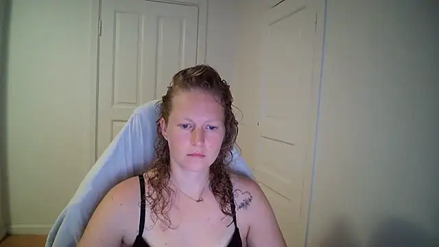 Girlnina-1995 online show from July 16, 2026, 8:33 am