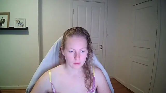 Girlnina-1995 online show from September 29, 2025, 7:59 am