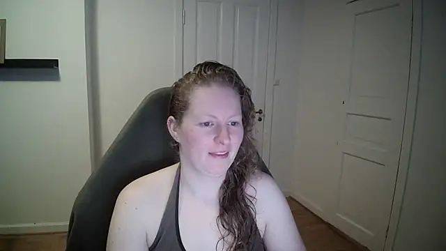 Girlnina-1995 online show from March 17, 2025, 8:40 am