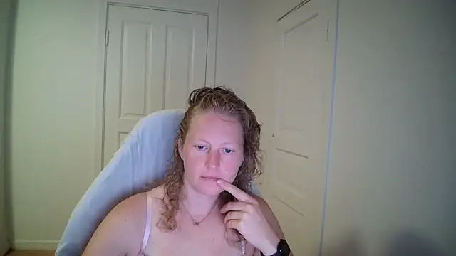 Girlnina-1995 online show from July 13, 2026, 7:07 am