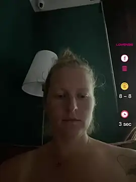 Girlnina-1995 online show from June 24, 2026, 6:50 pm