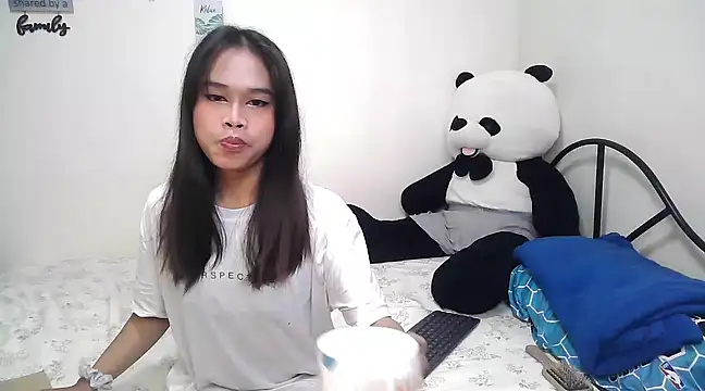 rihanna22 online show from March 1, 2025, 7:08 am