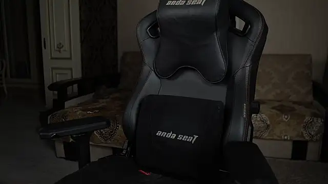 mike0xx online show from December 5, 2024, 3:20 am